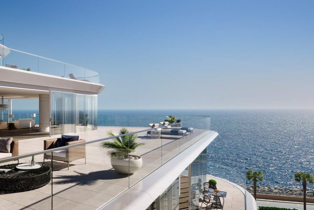 迪拜W酒店公寓 W Residences Dubai_balcony-of-a-luxury-waterfront-apartment-on-the-Palm-Jumeirah-1266x844-c-default.jpg