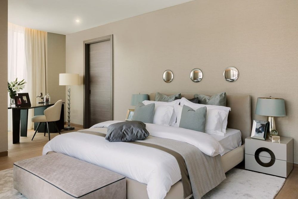 迪拜W酒店公寓 W Residences Dubai_bedroom-interior-of-a-luxury-waterfront-penthouse-1266x844-c-default.jpg