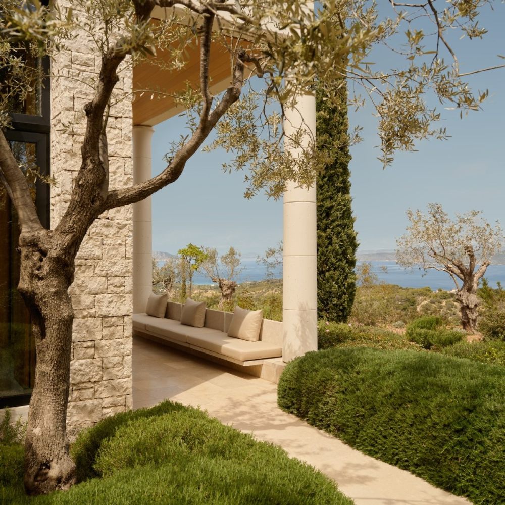 Edward Tuttle-希腊安缦卓熠 Amanzoe_20240429_003451_096.jpg