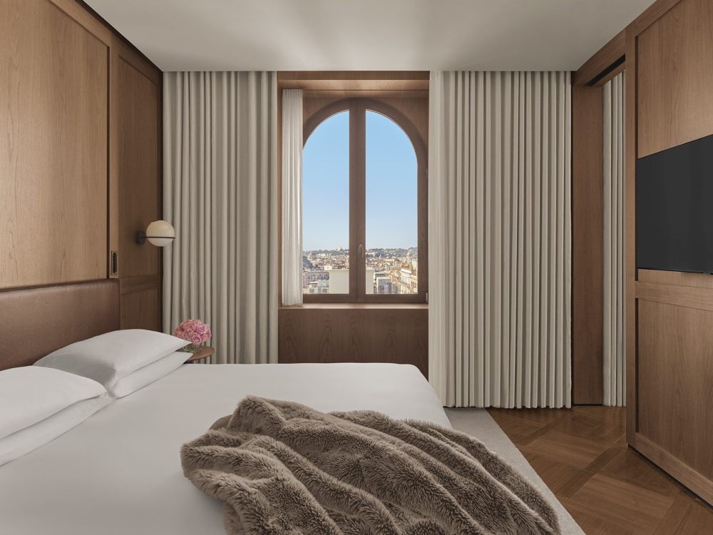 罗马艾迪逊酒店 The Rome EDITION_Skyline-Suite-Bedroom.jpg