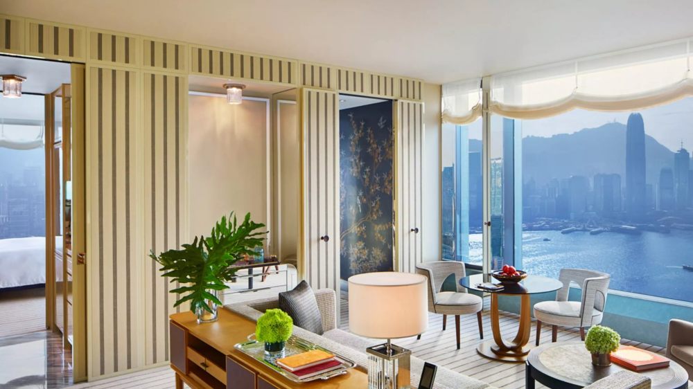 KPF-香港九龙瑰丽酒店 Rosewood Hong Kong_rwhkg-one-bedroom-rosewood-residences-living-room-2_WIDE-LARGE-16-9.webp.jpg