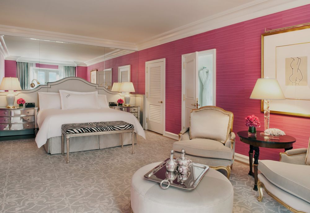 比华利山半岛酒店  Beverly Hills Peninsula_10-grand-deluxe-suite-pink-suite-bedroom.jpg
