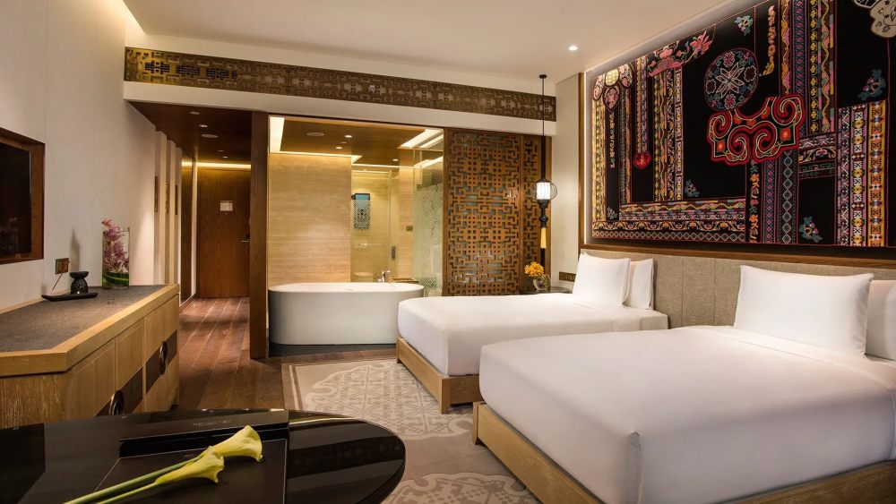 九寨沟悦榕庄 Banyan Tree Jiuzhaigou_image_url=https://www.banyantree.com/assets/2021-12/bt-jiuzhaigou-mountain-room-twin-hero.webp.jpg