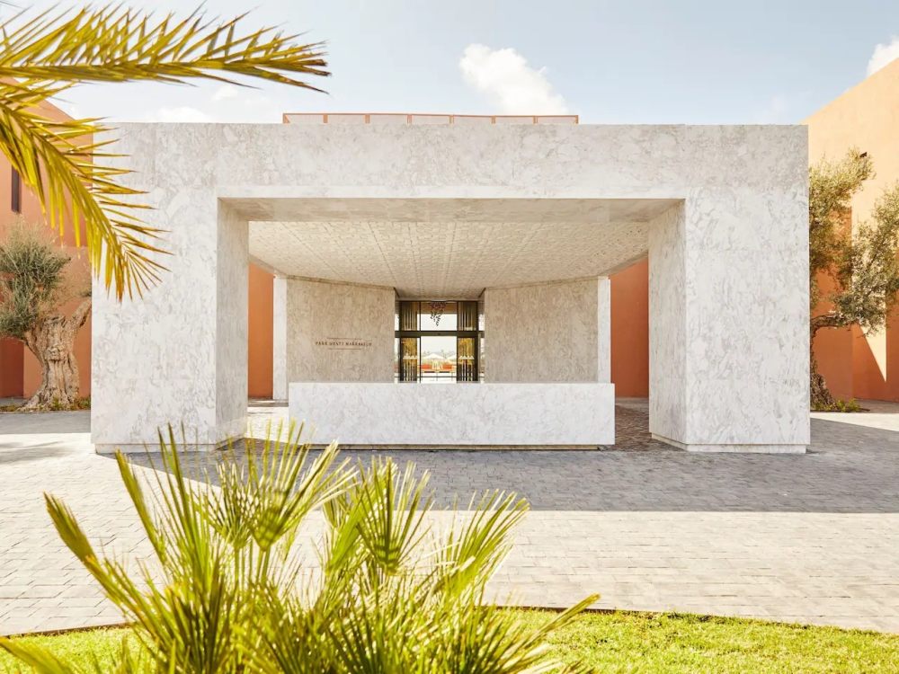 马拉喀什柏悦酒店 Park Hyatt Marrakech_MARPH-P0131-Entrance-Marble-Porch-Trees.4x3.webp.jpg