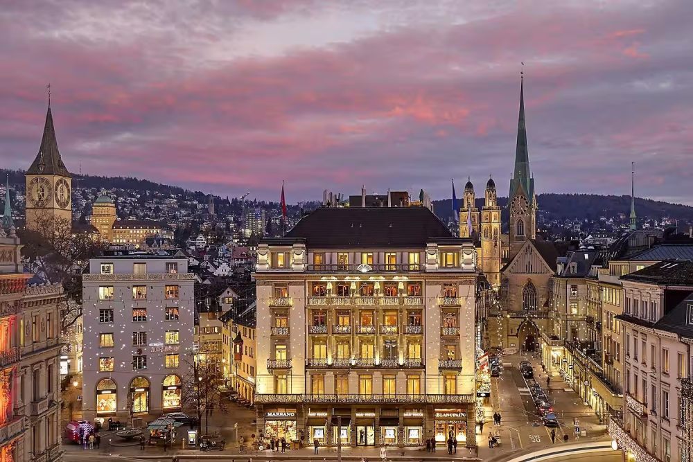 苏黎世萨沃伊文华东方酒店 Mandarin Oriental Savoy_zurich-outsideshot-winter-christmas_hei=1000