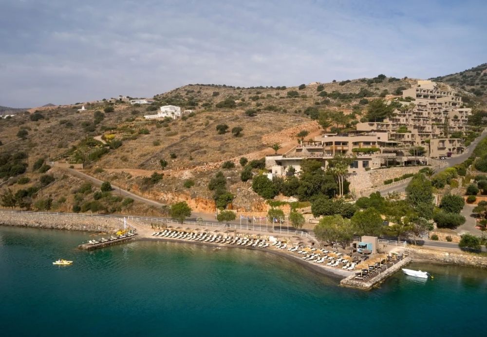 希腊伊罗达度假村 Domes Aulūs Elounda_Amazing-Beach-DOmes-Aulus-Elounda.webp.jpg