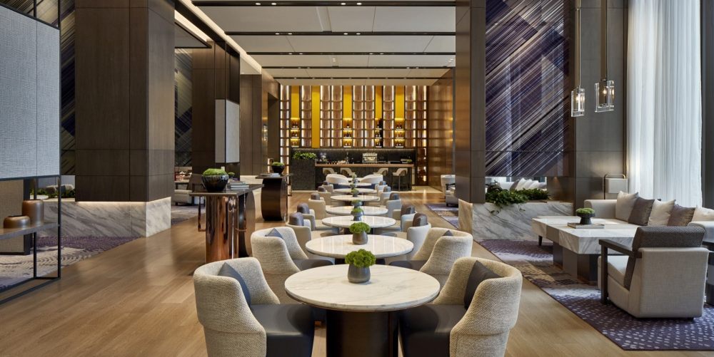 HBA-上海奉贤喜来登酒店 Sheraton Fengxian Shanghai_1461_Sheraton_Fengxian_-_05_Lobby_Lounge_desktop-slider.jpg