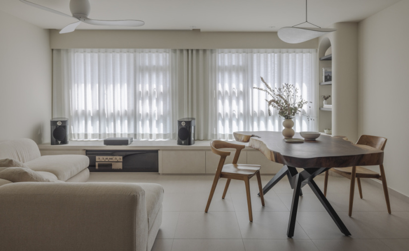 Towner Crest | Uncommon | 2021 | 新加坡