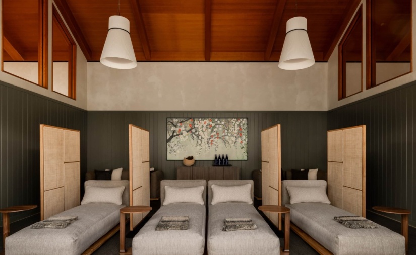 紫檀沙山阿萨亚温泉 | Nicole Hollis | 2025 | 美国