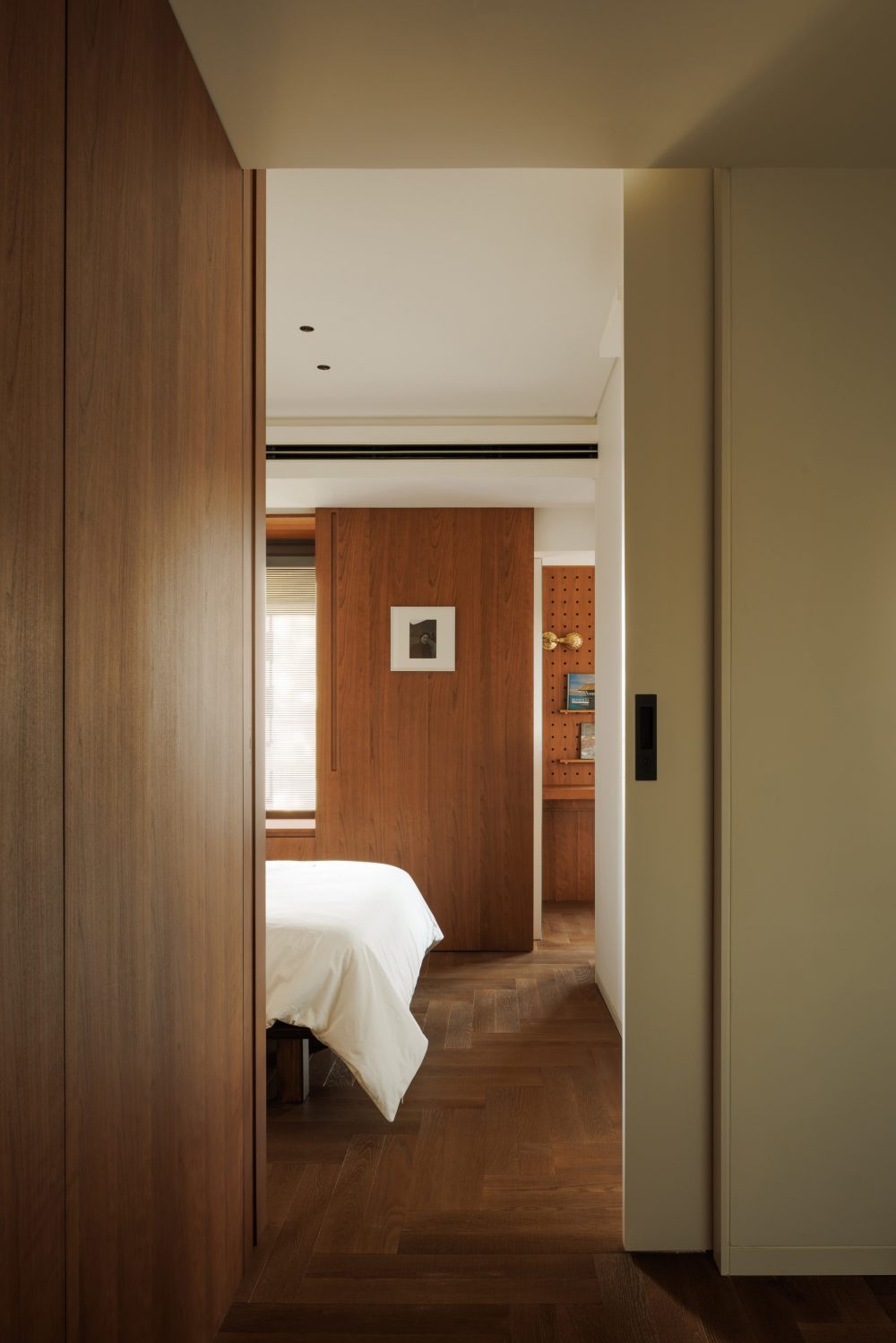 ▼走廊看向主卧室，corridorviewofmasterbedroom©立明摄影.jpg