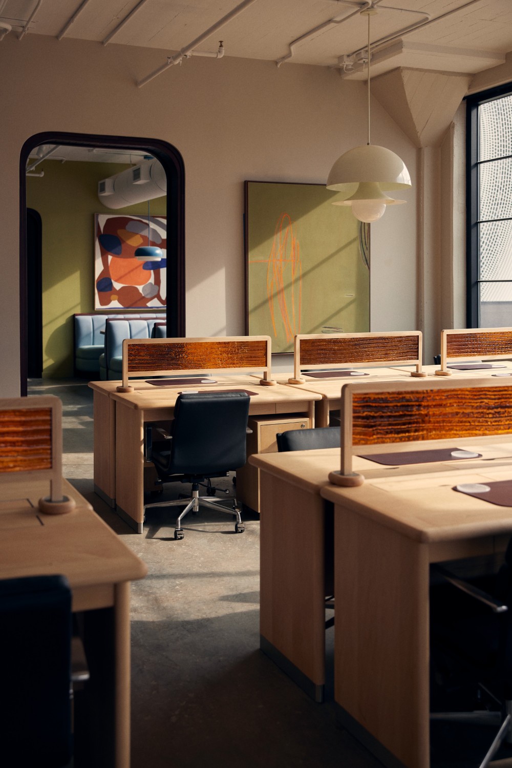 20247008thAveS2nd_-_Dedicated_Desk_1_-_27594_-_HERO_option.jpg