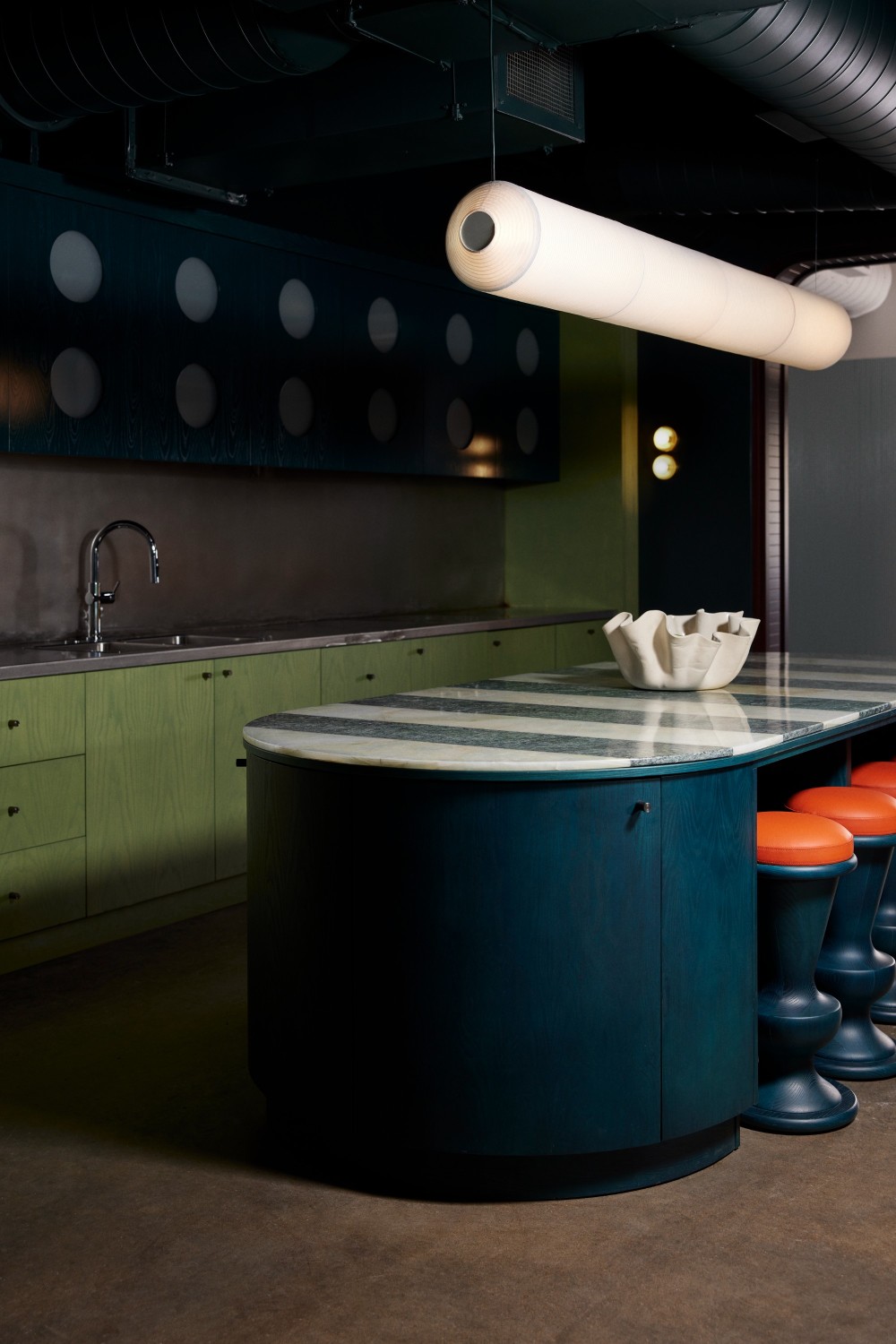 20247008thAveS2nd_-_Kitchen_-_28530_-_HERO.jpg