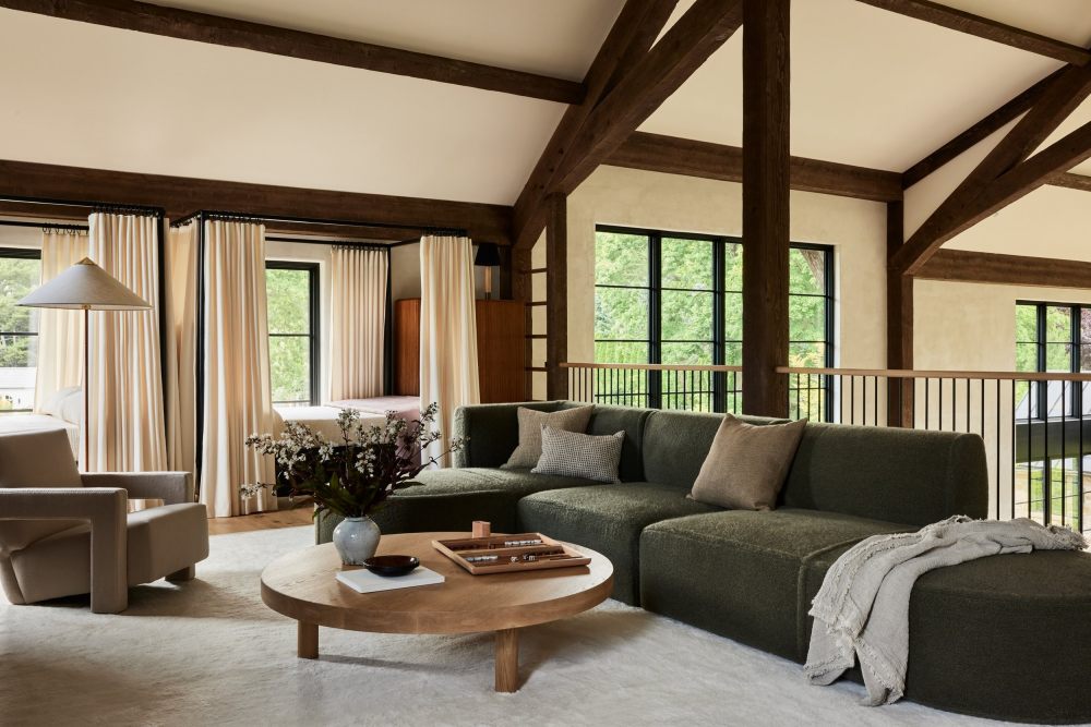 Urisno Interiors_Entertainment Barn_23.jpg