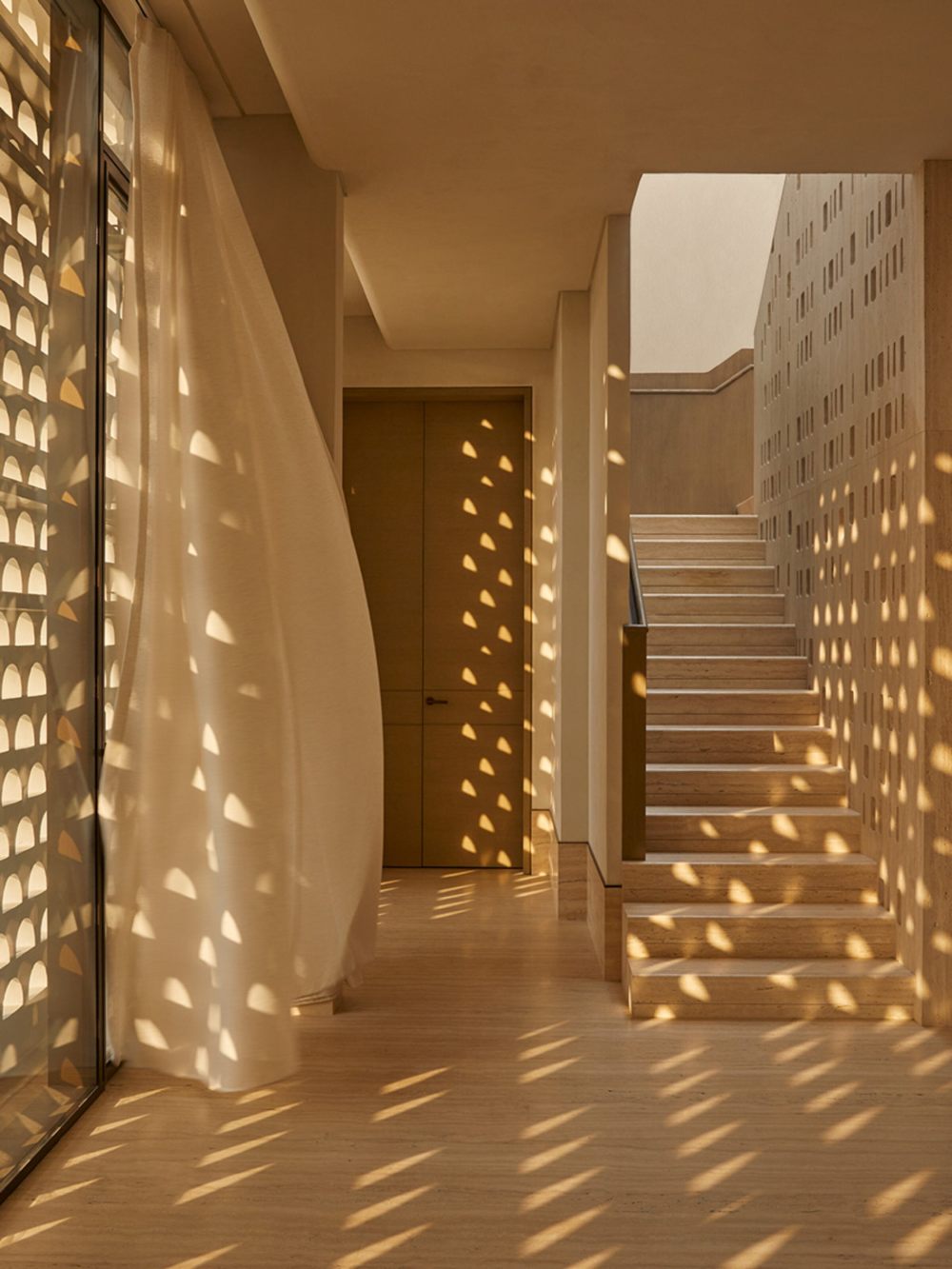 CASA-AMAL-THE-STELLA-COLLECTIVE-18-2400x0-c-default.jpg