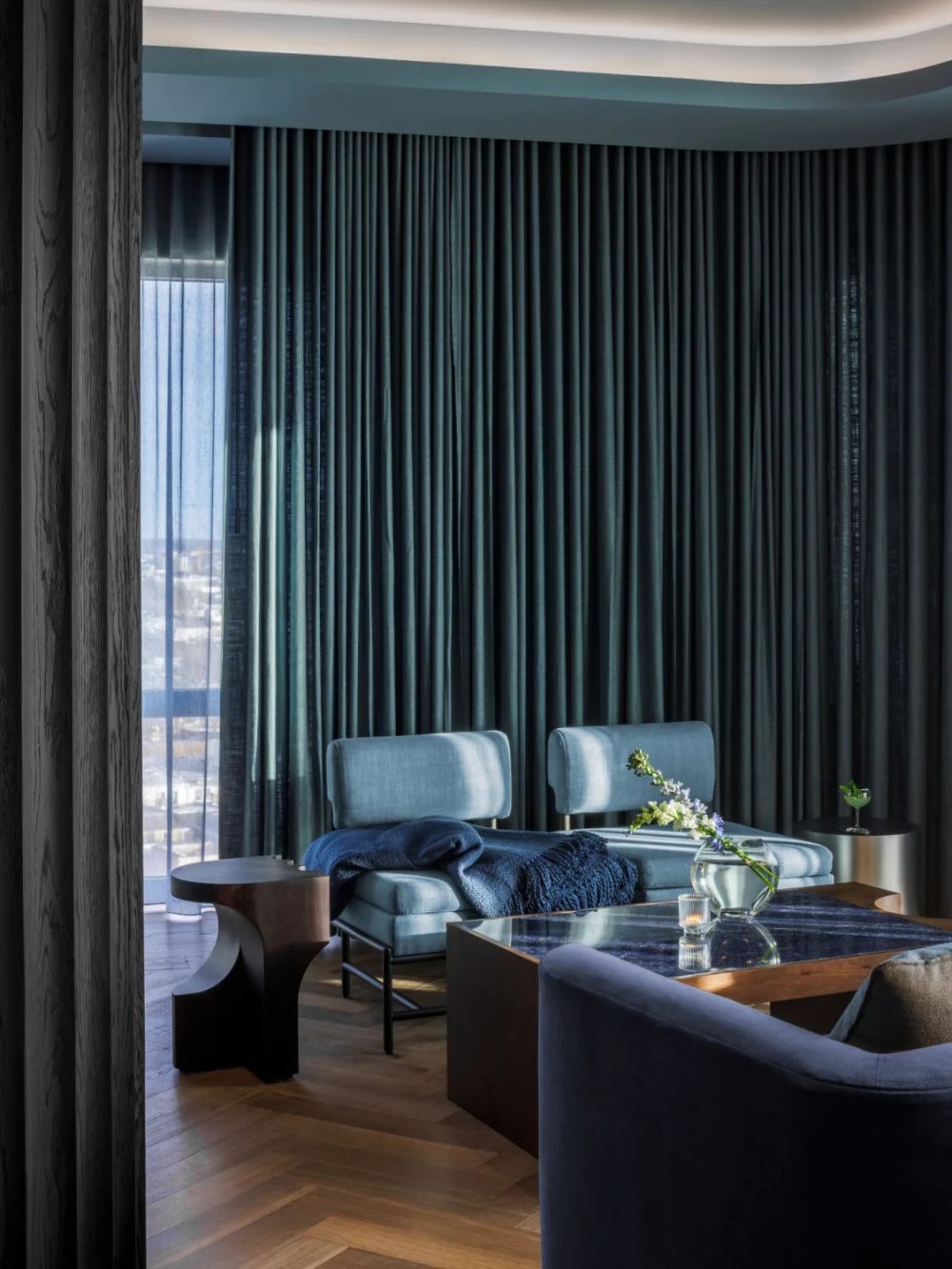 vesper,lounge,sofa,drapery,turquoise,coffeetable.jpg