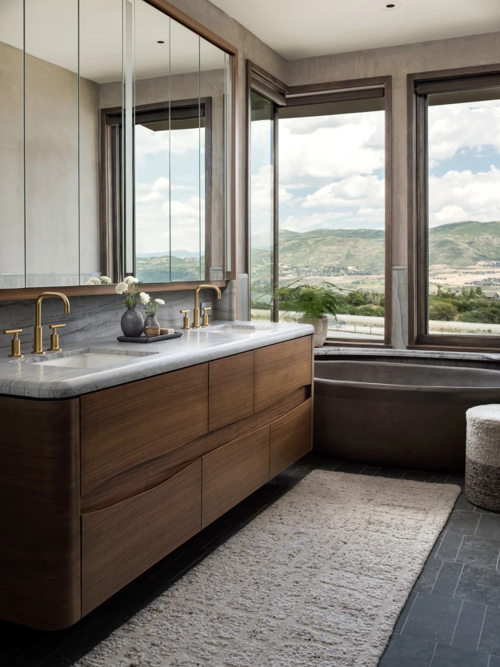 mcvelvaereprimarybath4561sml.jpg