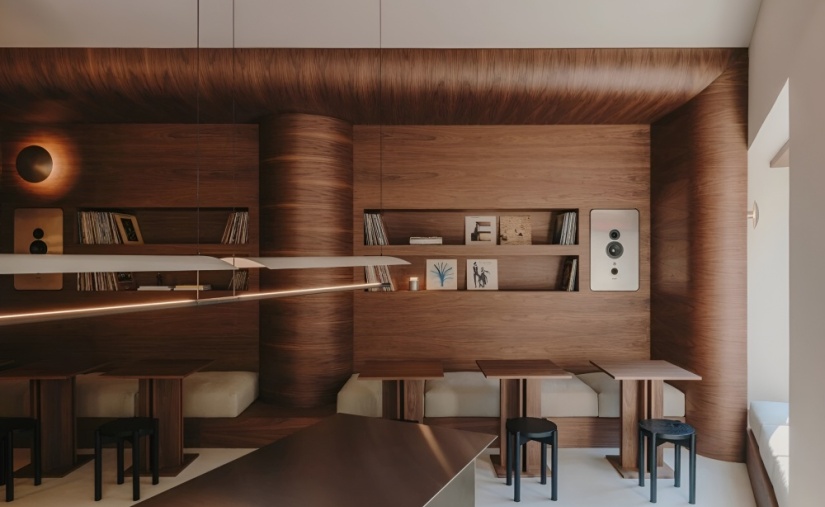 在街角咖啡馆：安顿自己，于一片宁静