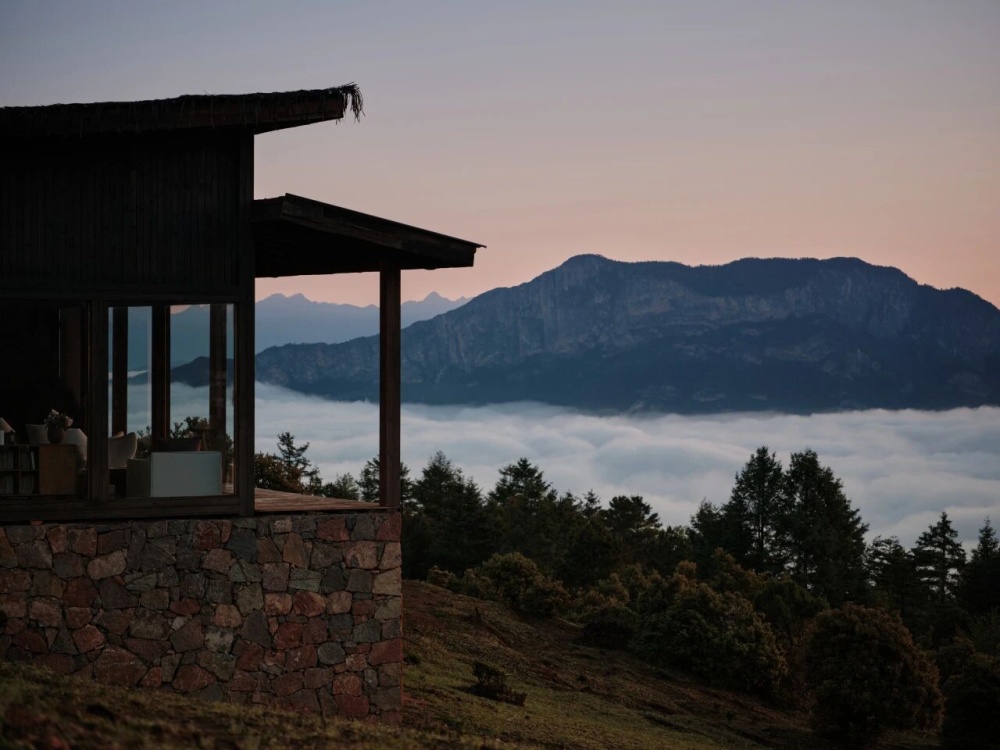 亚丁·岚岳 | 易禾上品 | 2026 | 中国四川_vsszan2083922900493349.png