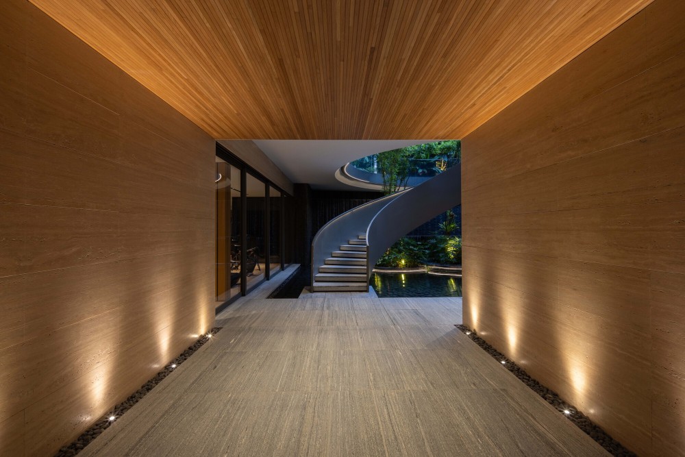 vsszan1264901309381613.jpg