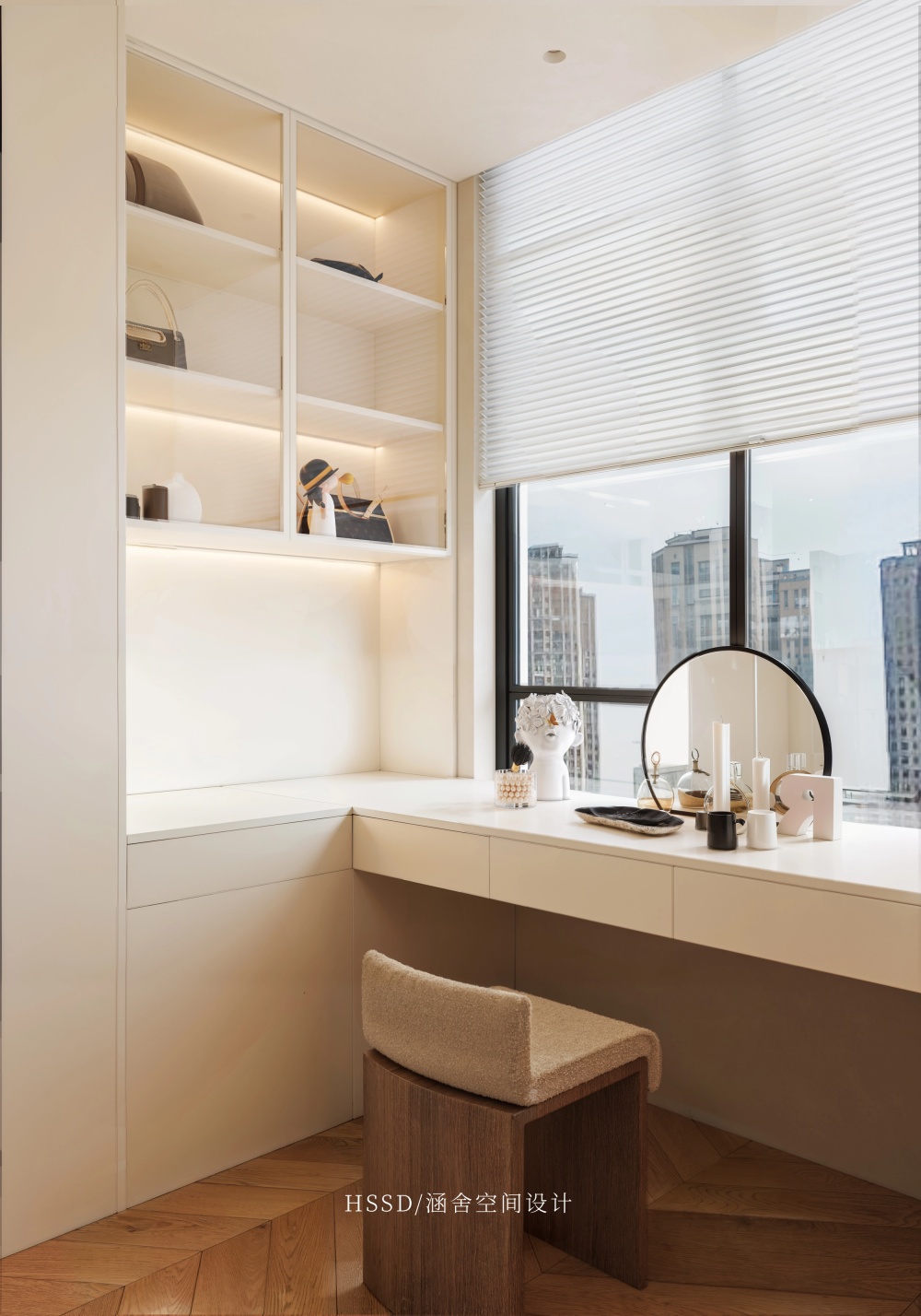 衣帽间-1491319-[第1稿]-微信三8662BF-F22-F16-GD童工R5澄庐-6-2-301主卫 主卧 衣.png