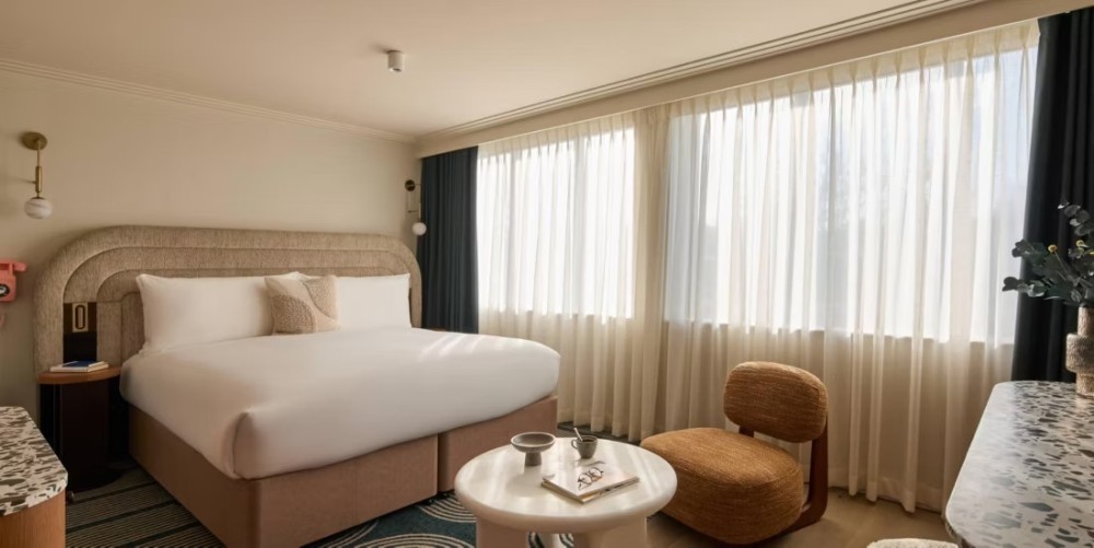 伦敦英迪格酒店 Hotel Indigo, London_hotel-indigo-london-10987881269-2x1_wid=1100.avif.jpg