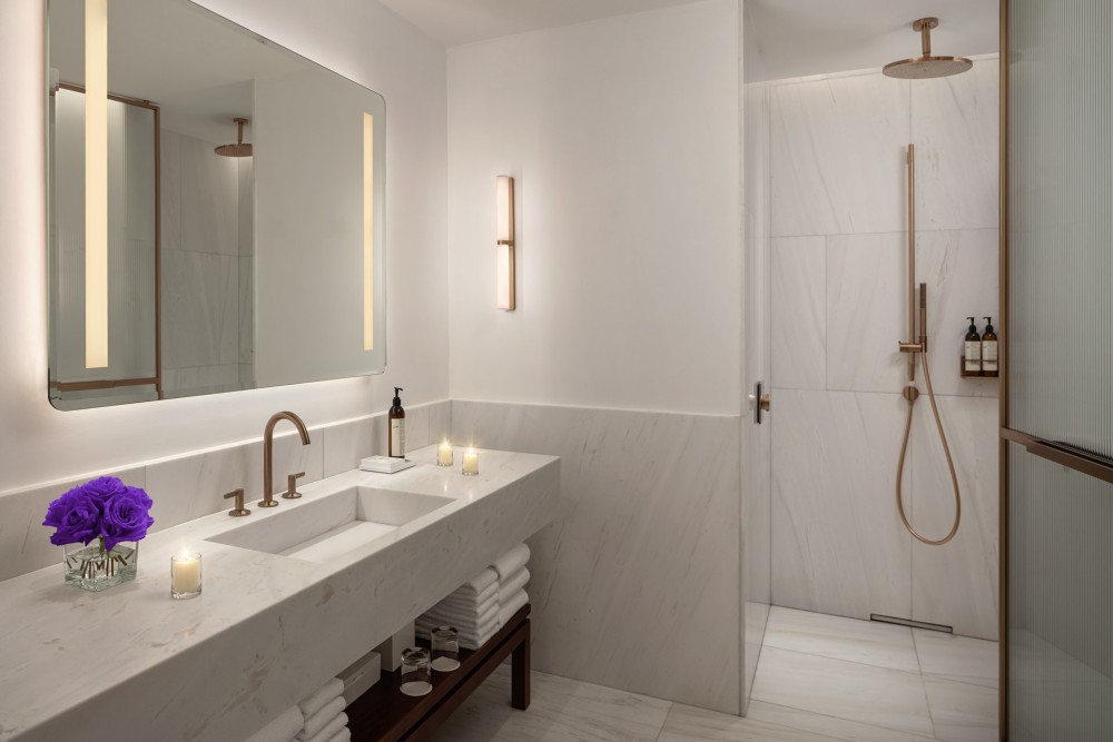 意大利科莫湖Edition酒店 The Lake Como Edition, Italy_EDT-MILLE-Standard_Bathroom.jpg