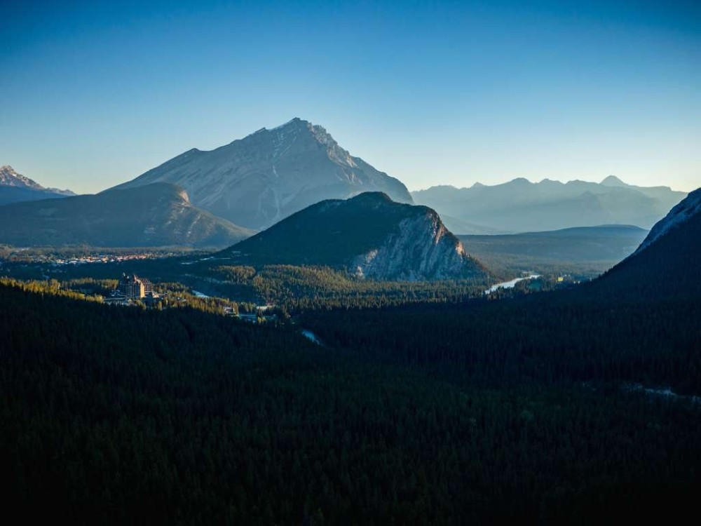 班夫悬岩酒店 Rimrock Banff, Emblems Collection_20260706_085523_3430.jpg