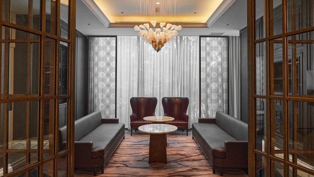 雅加达瑞吉公寓 The St. Regis Jakarta_cigar-room.jpg