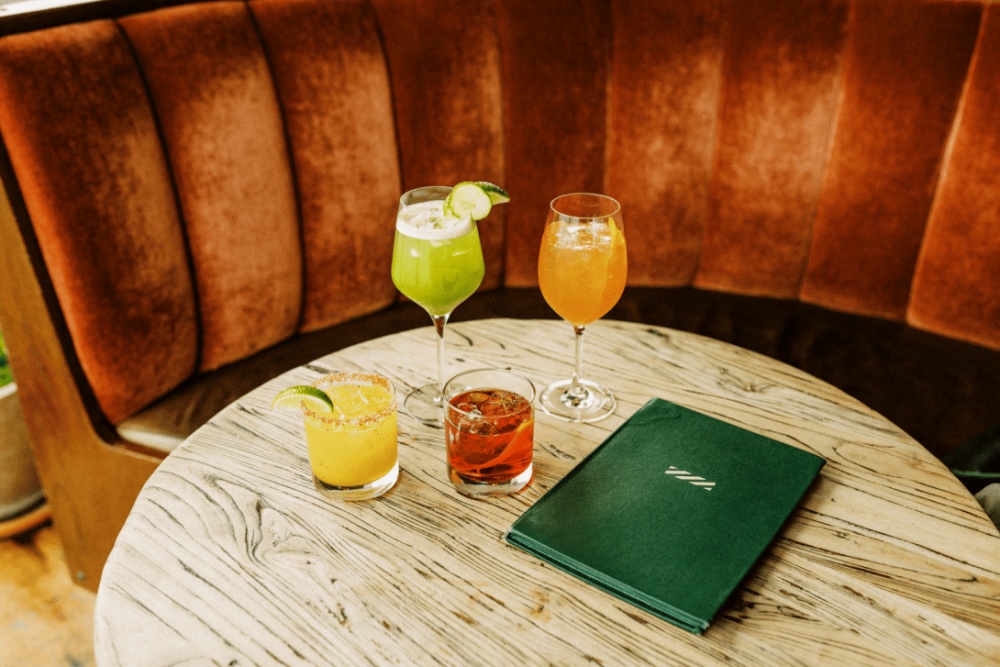 纽约布鲁克林1号酒店 1 Hotel Brooklyn Bridge_harriets_cocktails89w1619.png