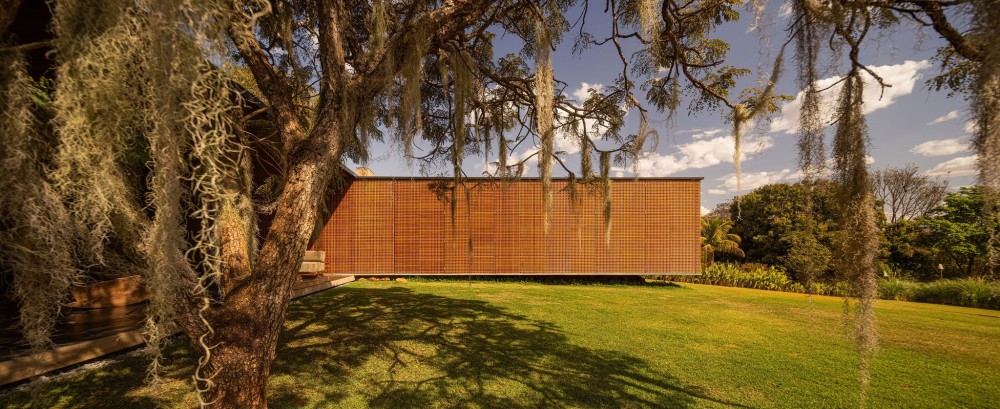 e64cd4_a3792e82998c4ac8bf7e39ec0b3f48c6~mv2.jpg